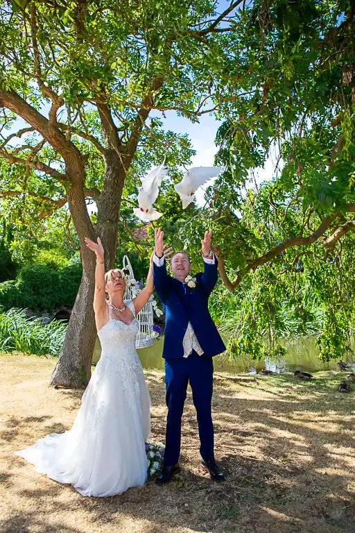 Wedding photography at Moreteyne Manor, Marston Moretaine