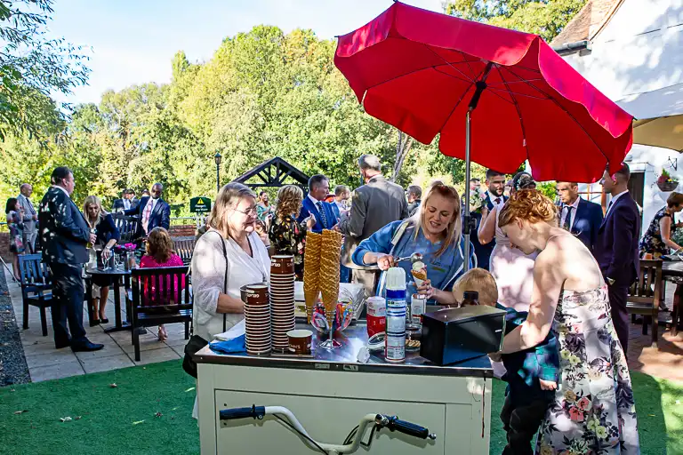 Wedding photography at Kingfisher (Barns) Hotel, Bedford