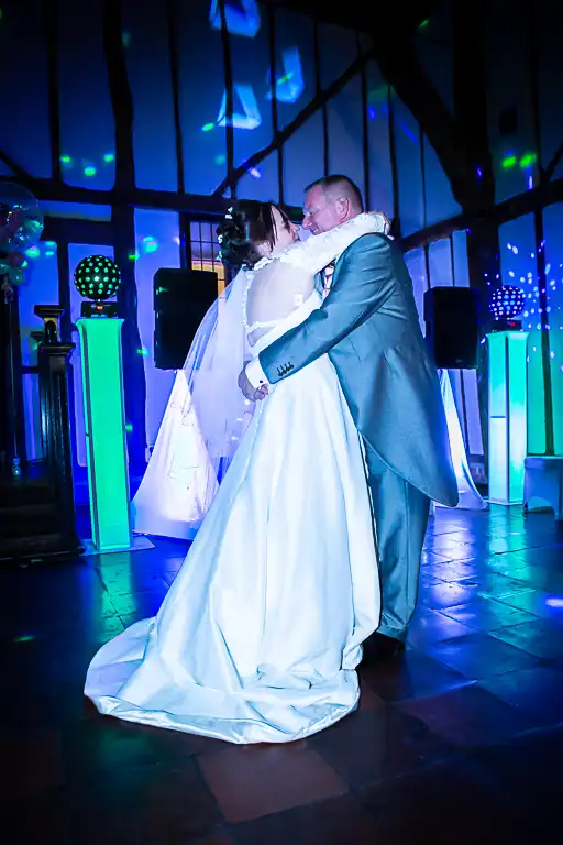 Wedding photography at Kingfisher (Barns) Hotel, Bedford