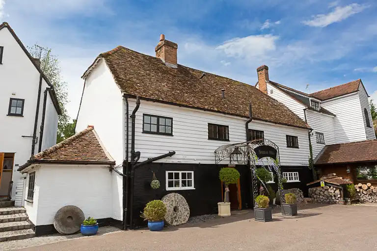 Wedding photography at Sheene Mill, Melbourn