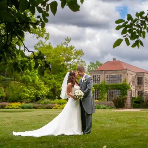 wedding photography at Fanhams Hall, Ware