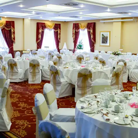 wedding photography at St Pauls Church Letchworth and Letchworth Hall Hotel
