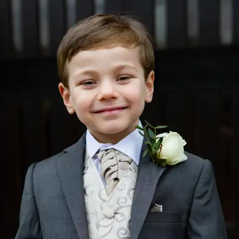 wedding photography at St Hildas Church Stevenage and Letchworth Hall Hotel
